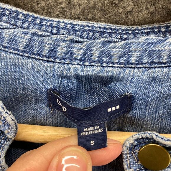 Gap Top Women S Small Blue Denim Short Sleeve Tunic 1/4 Button Up Cotton - Picture 6 of 13